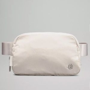 Lululemon Everywhere Belt Bag (White Opal)